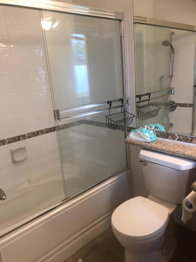 Lucky Room, A Comfortable Bedroom With Private Bathroom Close To Yvr Richmond Eksteriør billede